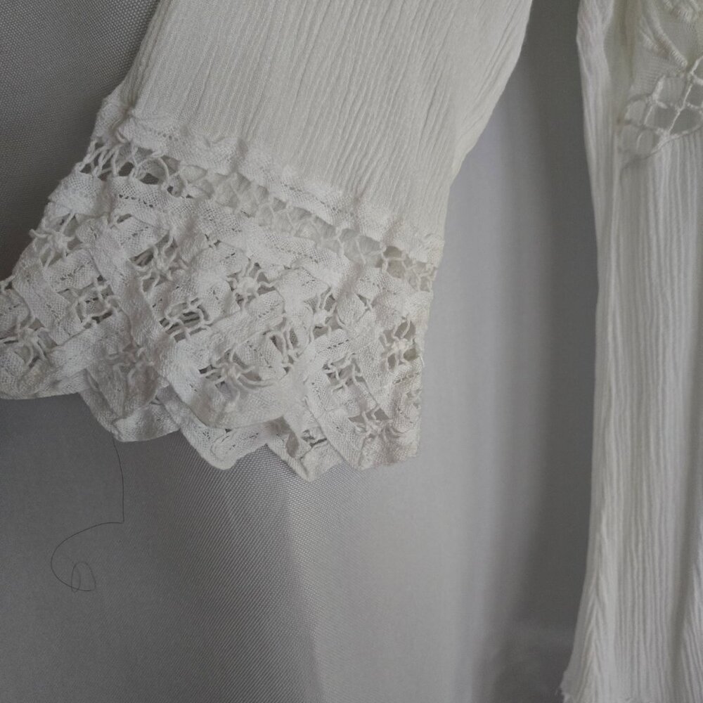 Pale Sky lace top - Picture 7 of 11